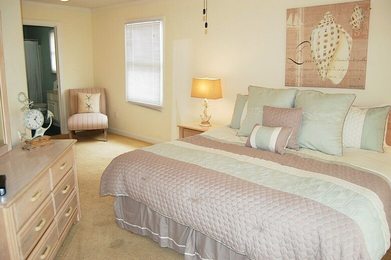 Hayley House Beachside 12 - Four Bedroom Vacation Home