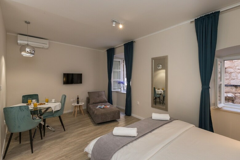Apartments Urbis