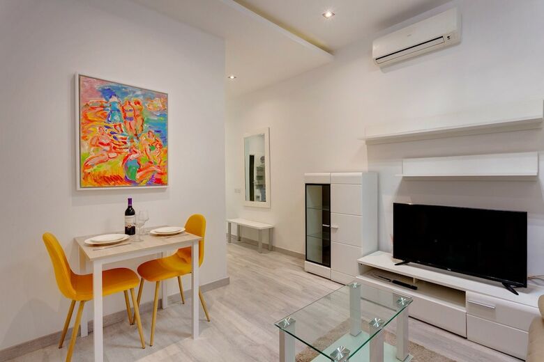 Modern Apartment 20 Meters From The Promenade