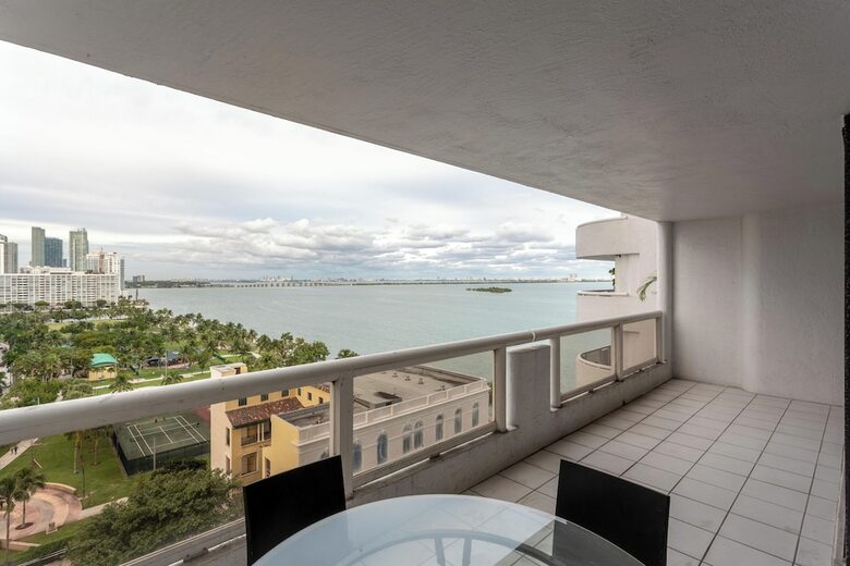 Apartamentos Ocean View With A Large Balcony