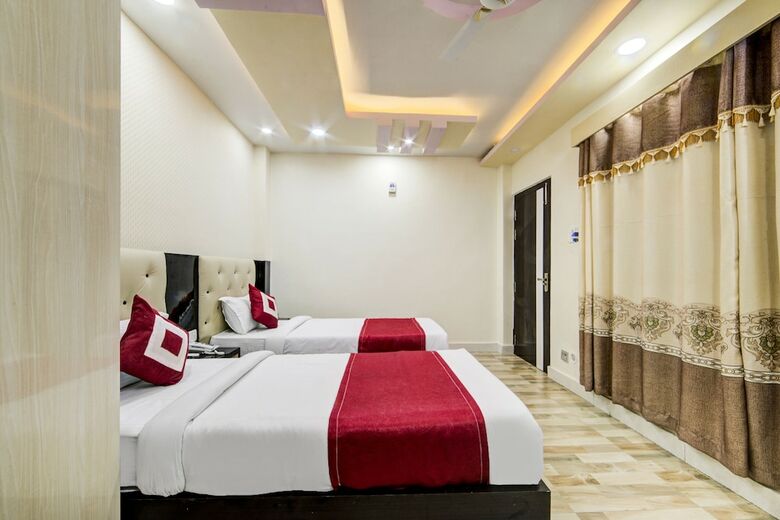 Oyo 475 Hotel Eastern Palace Pvt Ltd