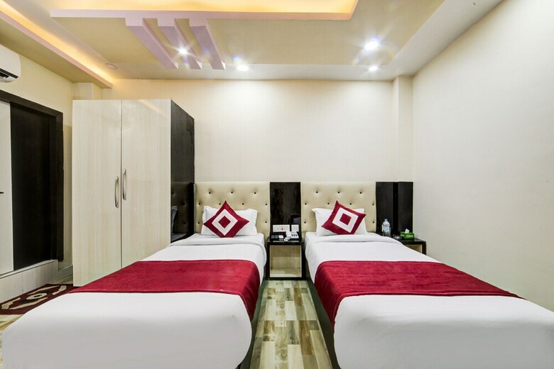 Oyo 475 Hotel Eastern Palace Pvt Ltd