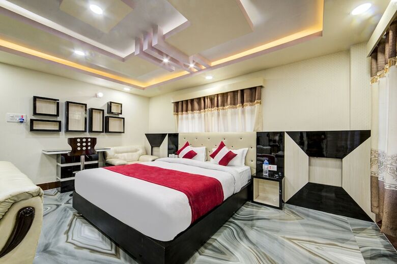 Oyo 475 Hotel Eastern Palace Pvt Ltd