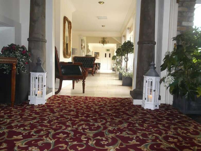 Greville Arms Hotel