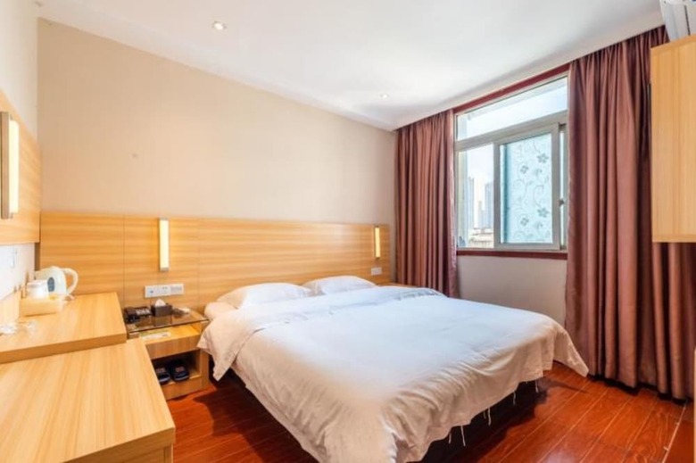 Hotel Yimi Shiergong Metro Station Branch