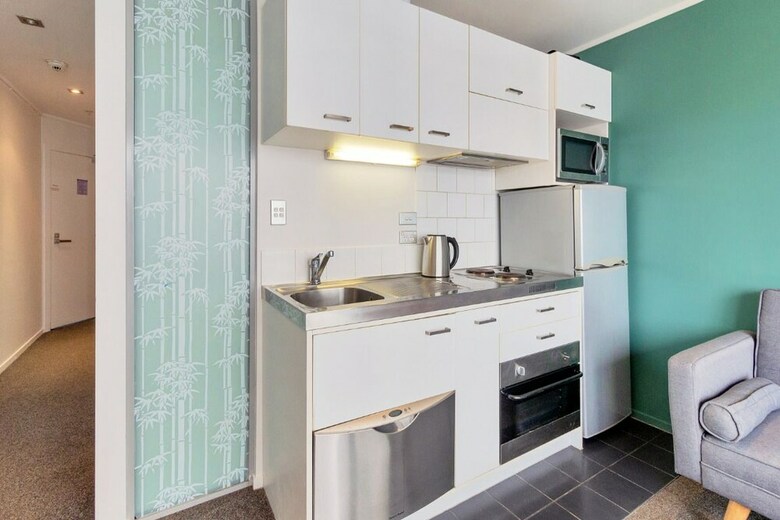 Jht - 2 Brm Apartment, Queen St, Netflix Tv