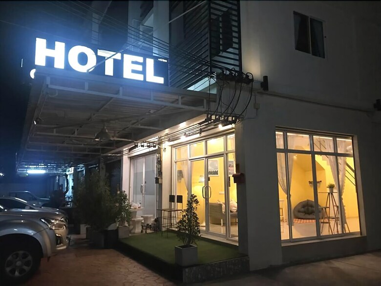 Day II Hotel