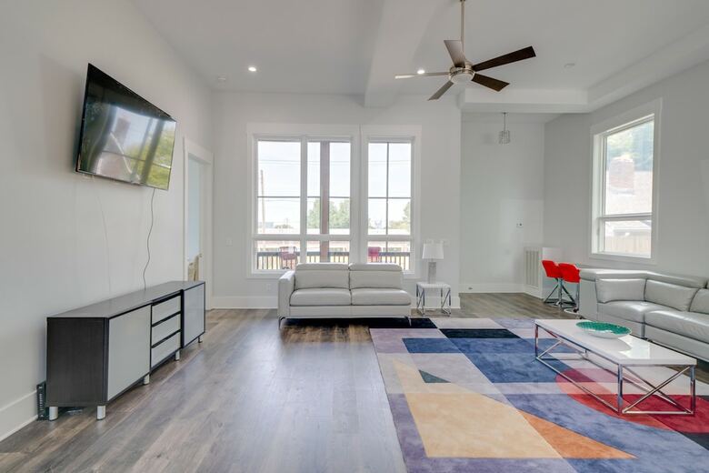 Luxury Unit On 12th South
