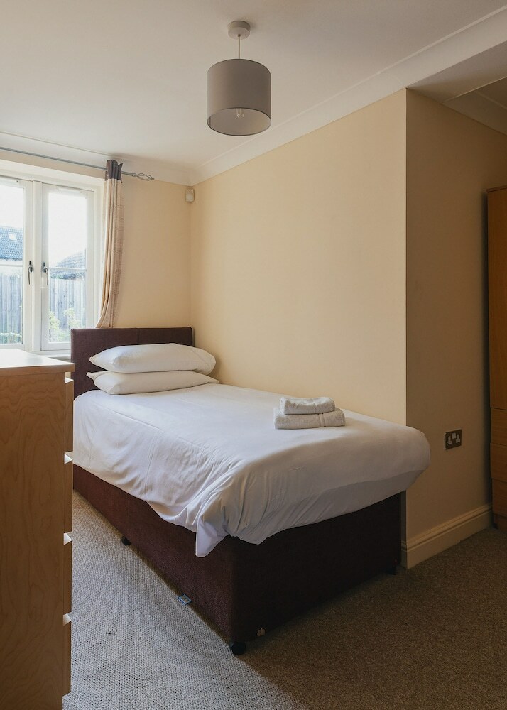 Business Park Apartments (Peymans)