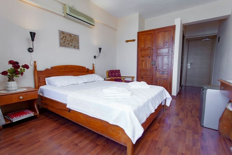 Diplomat Hotel
