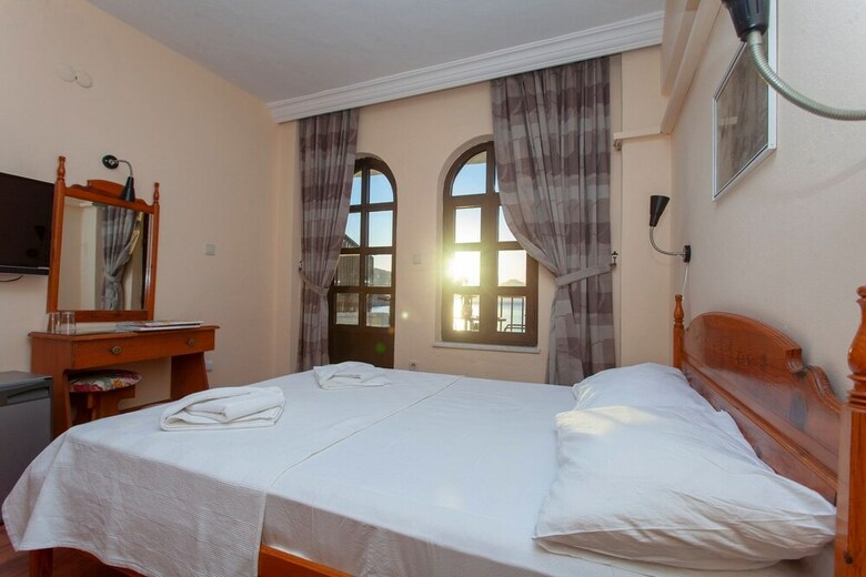 Diplomat Hotel