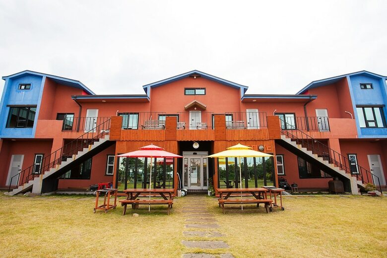 Seogwipo Red Piano Pension