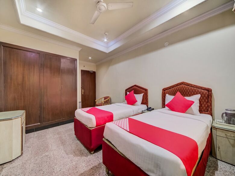 Hotel Oyo 29230 Ik London Residency