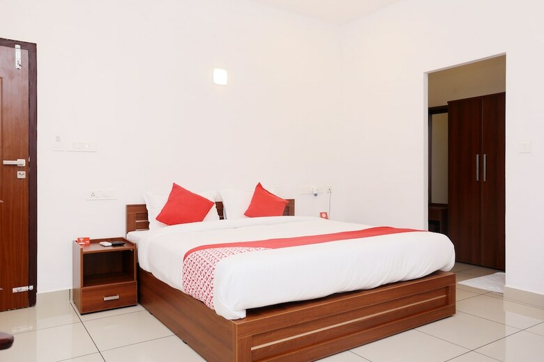 Hotel Oyo 38408 Sun Star Premium Residency