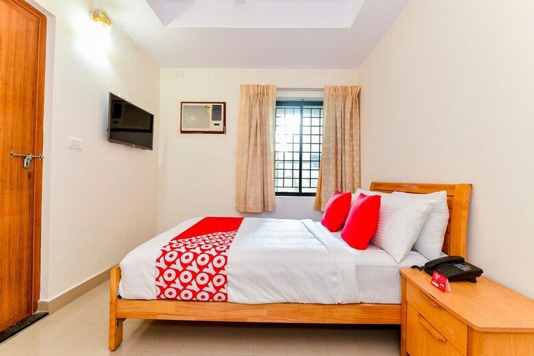 Hotel Oyo Flagship 38119 Tristar Residency