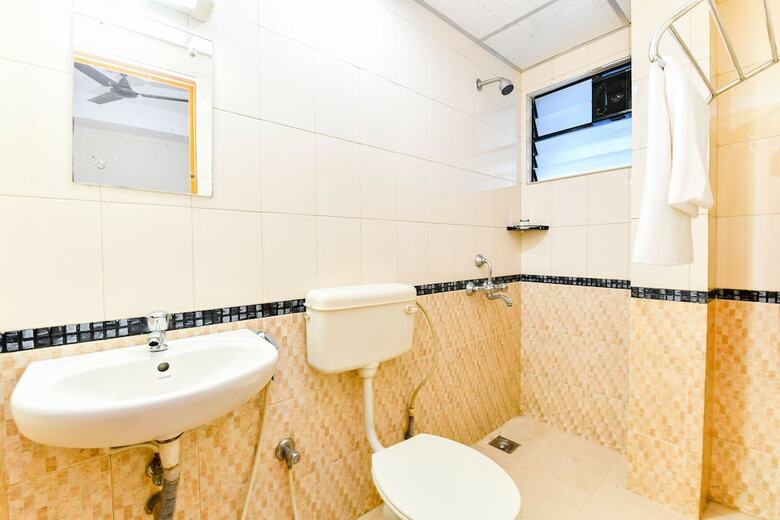 Hotel Oyo Flagship 38119 Tristar Residency