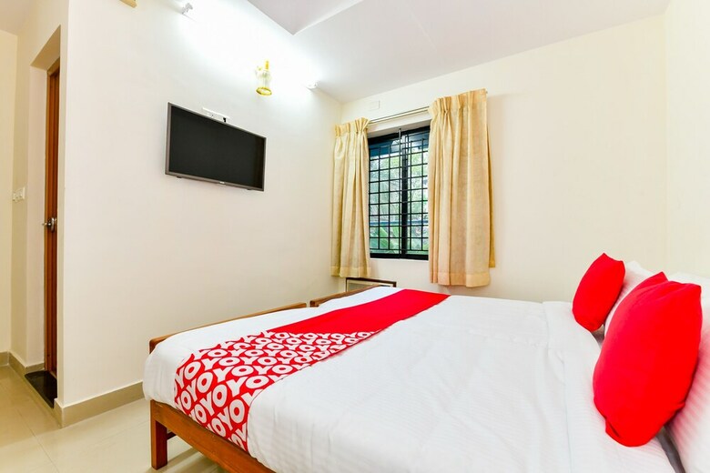 Hotel Oyo Flagship 38119 Tristar Residency