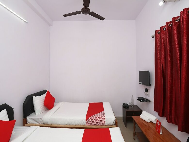 Oyo Flagship 30922 Hotel Aditya Inn