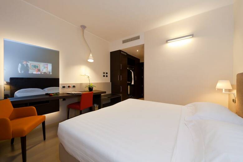 Hotel Rmh Modena Des Arts