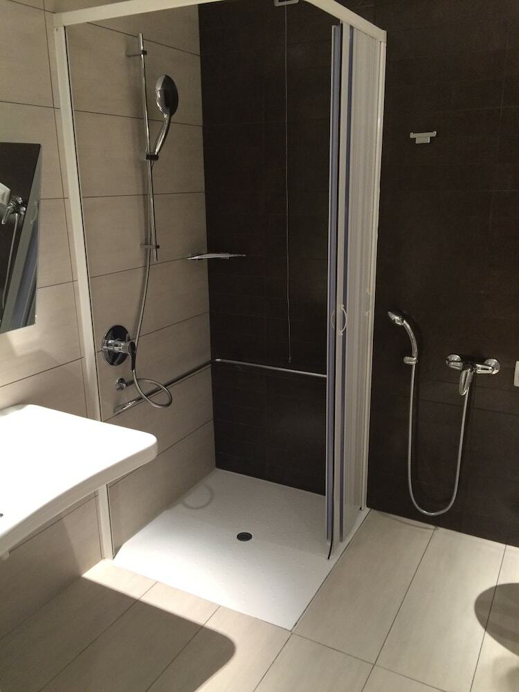 Hotel Rmh Modena Des Arts
