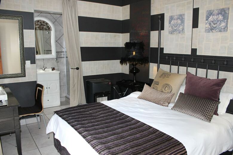 Bed & Breakfast House And Heart Guest House