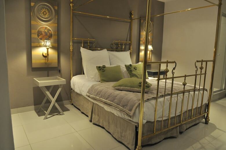 Bed & Breakfast House And Heart Guest House