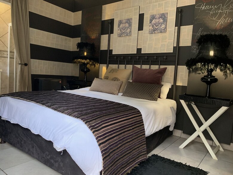 Bed & Breakfast House And Heart Guest House
