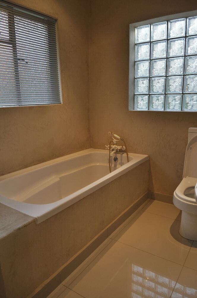 Bed & Breakfast House And Heart Guest House