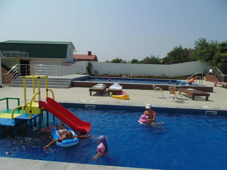 Tri Morya Hotel