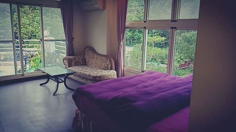 Bed & Breakfast Lily Village