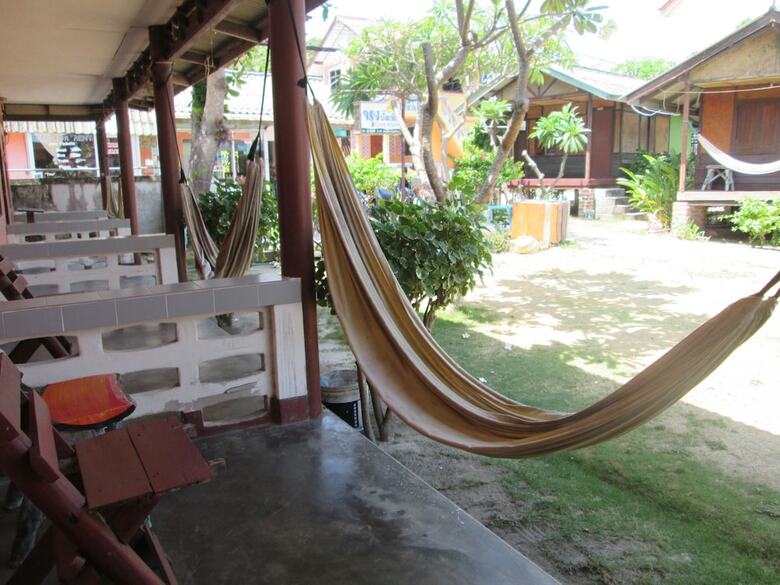 Hotel Charung Backpackers