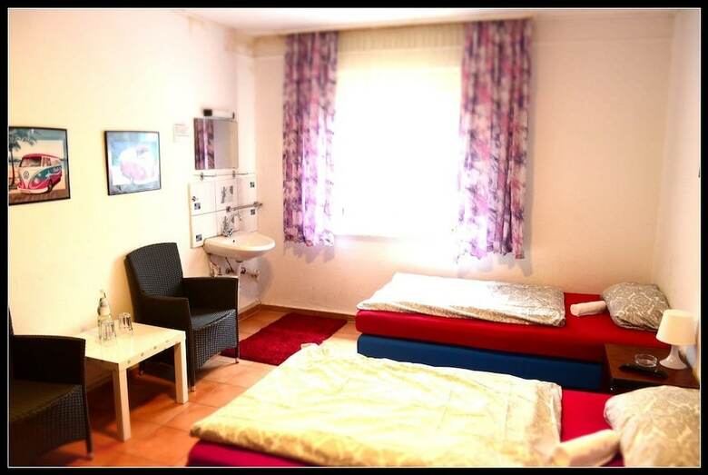 Pension Und Monteurzimmer Deutschhof