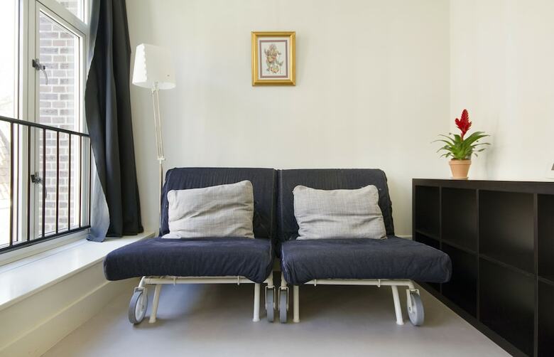 Bright & Great Apartment In Jordaan Area