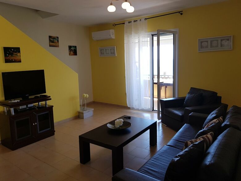 Apartamentos Menigosaa2g No59 2 Storey Maisonette Sea