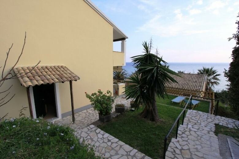 Apartamentos Menigosaa2g No59 2 Storey Maisonette Sea