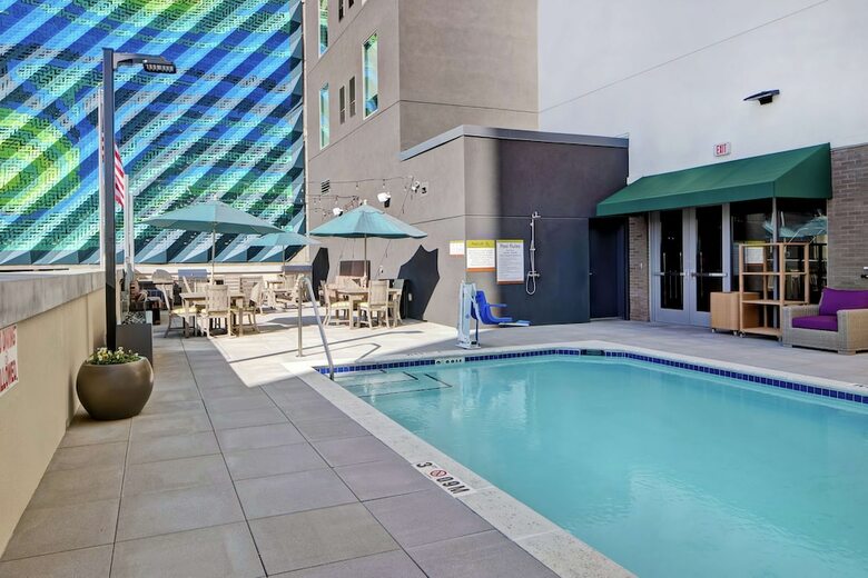 Hotel Home2 Suites By Hilton Charlotte Uptown, Nc