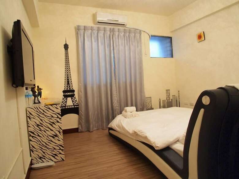 Love Fenjia Colorful Hotel