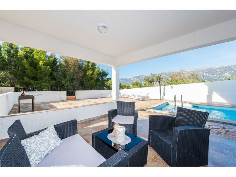 Villa More-with Pool And Garden