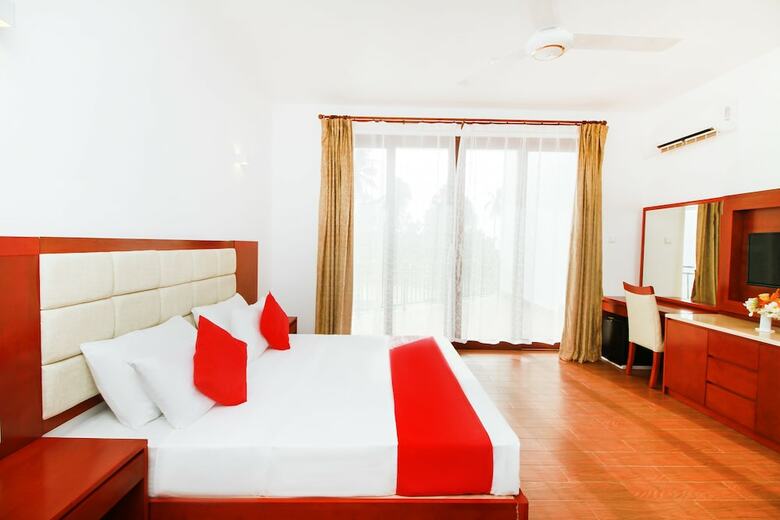Hotel Capital O 266 The Wind Beach Resorts