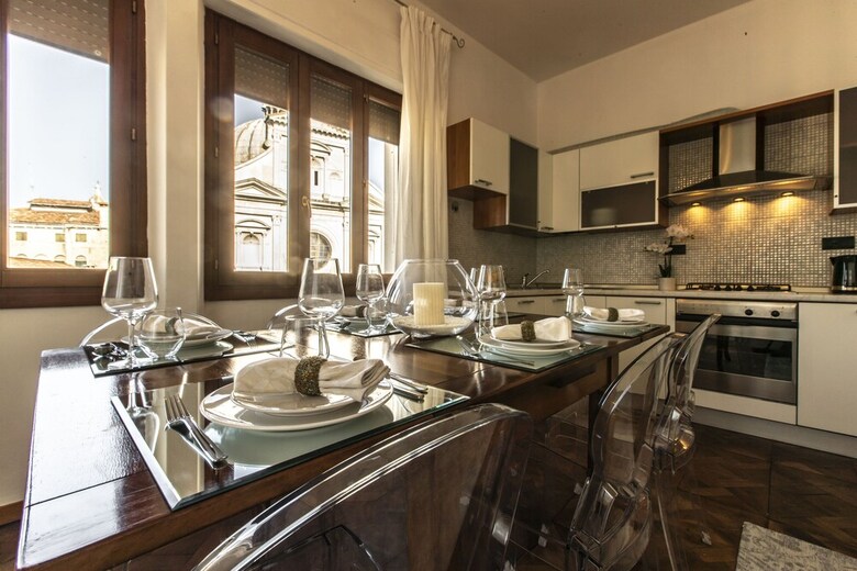 Greci Canal View Apartment R&r