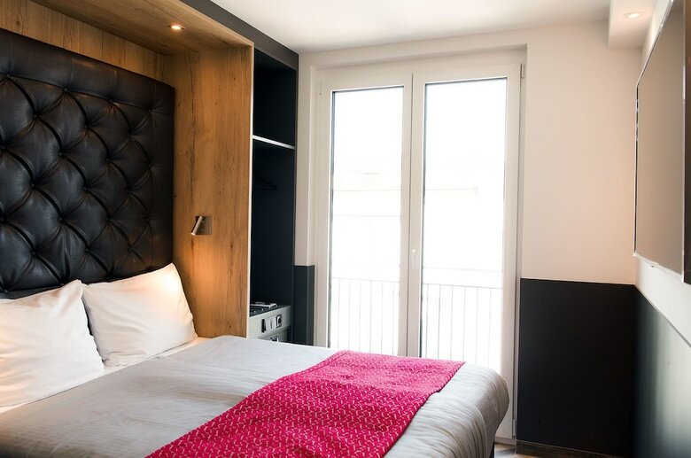 Munich Deluxe Hotel