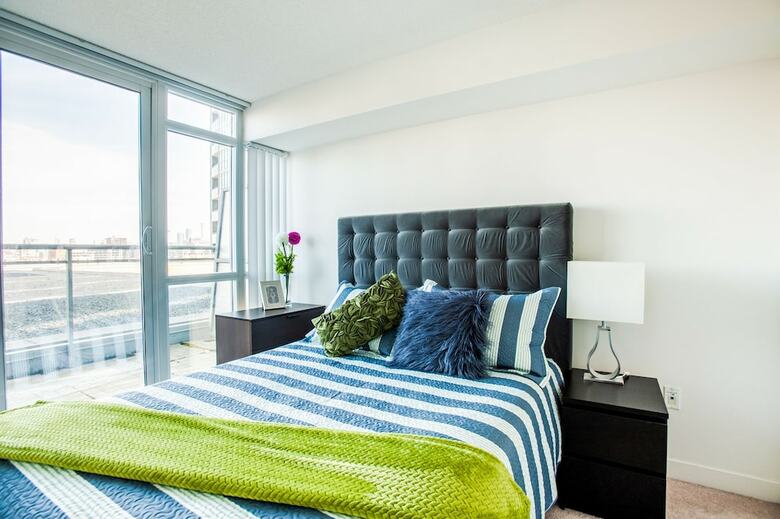 Gorgeous Luxury Condos Near The Cn Tower
