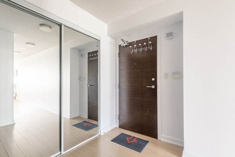 Gorgeous Luxury Condos Near The Cn Tower