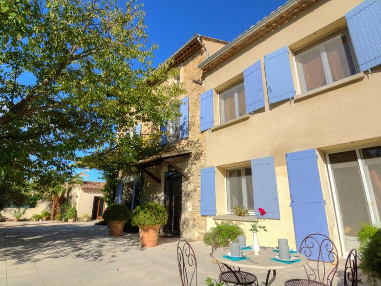Holiday Home Mas De La Roque Althen Les Paluds