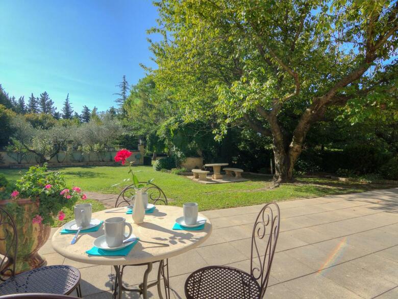 Holiday Home Mas De La Roque Althen Les Paluds