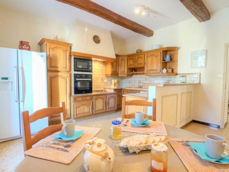 Holiday Home Mas De La Roque Althen Les Paluds