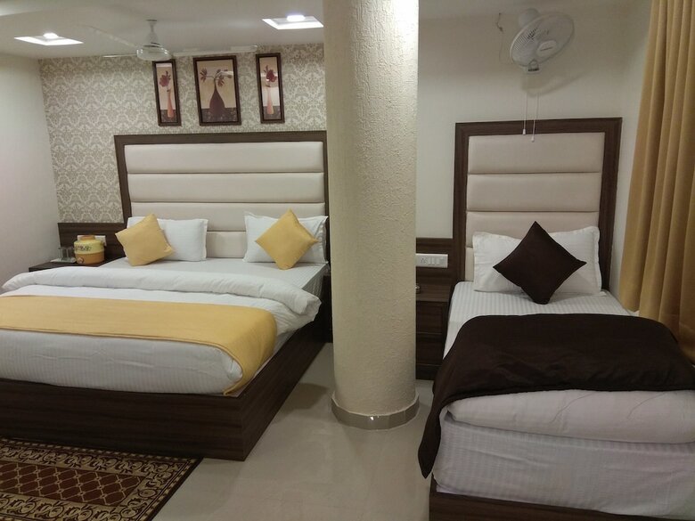 Hotel Shobhna Palace By Sky Stays