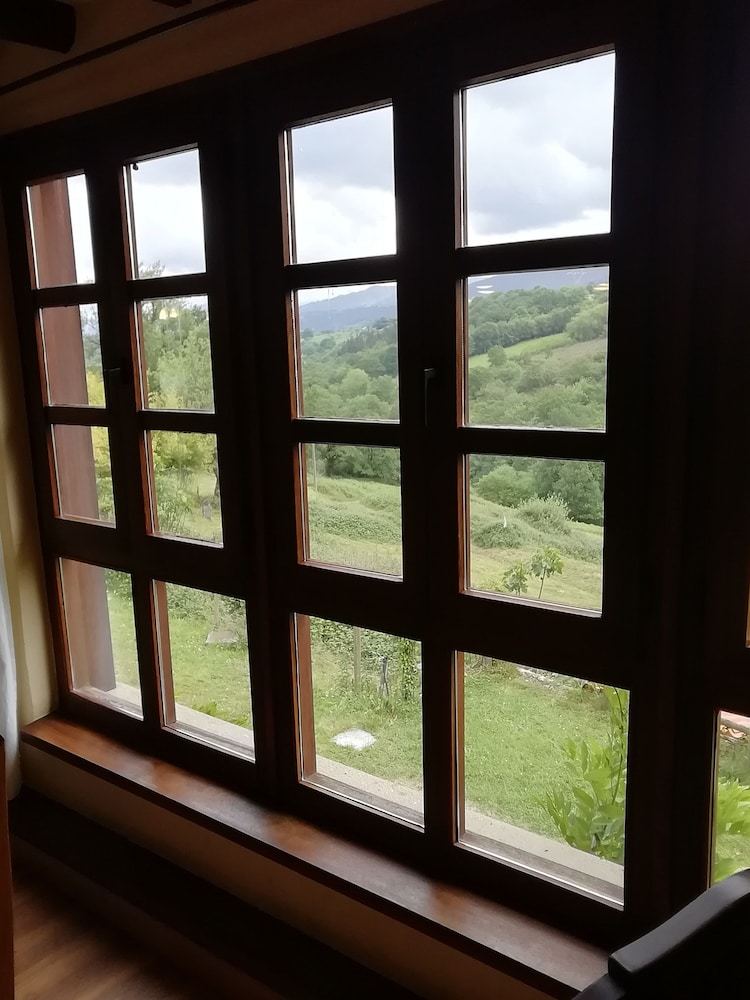 Agroturismo La Casona de Sovi�a