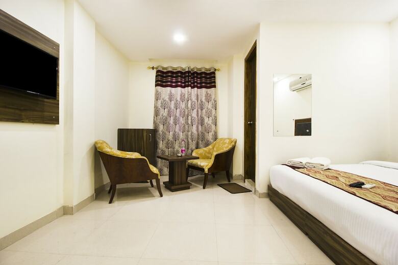 Hotel Airway Palace