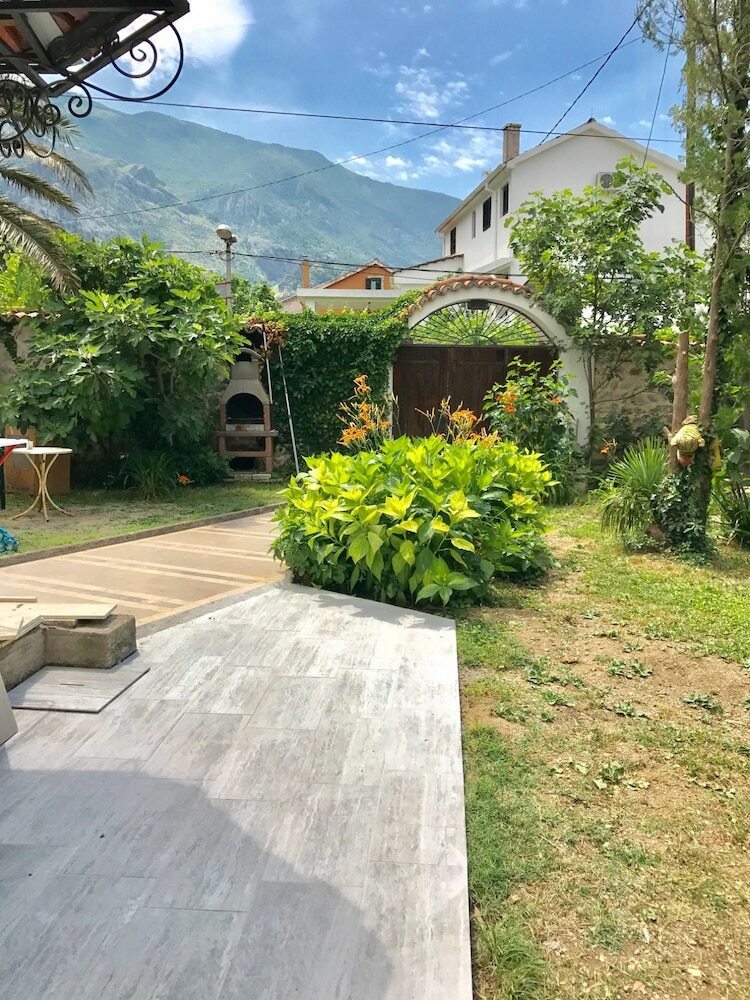 Apartments Ivanisevic